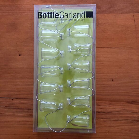Brand new, unopened mini glass bottles garland - Picture 2 of 2